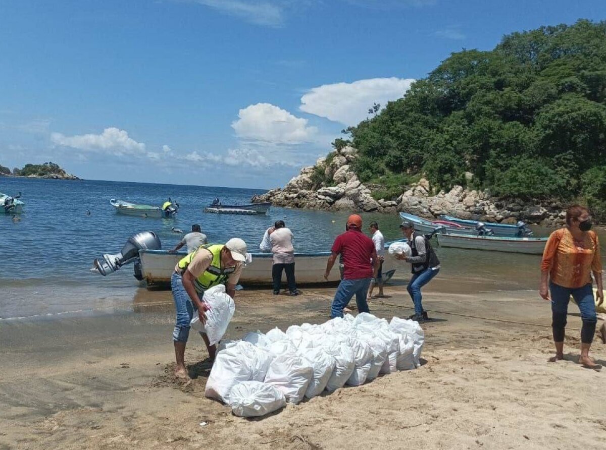 Jalisco, DIF, and SADER Assist Rural Coastal Communities Affected by Nora