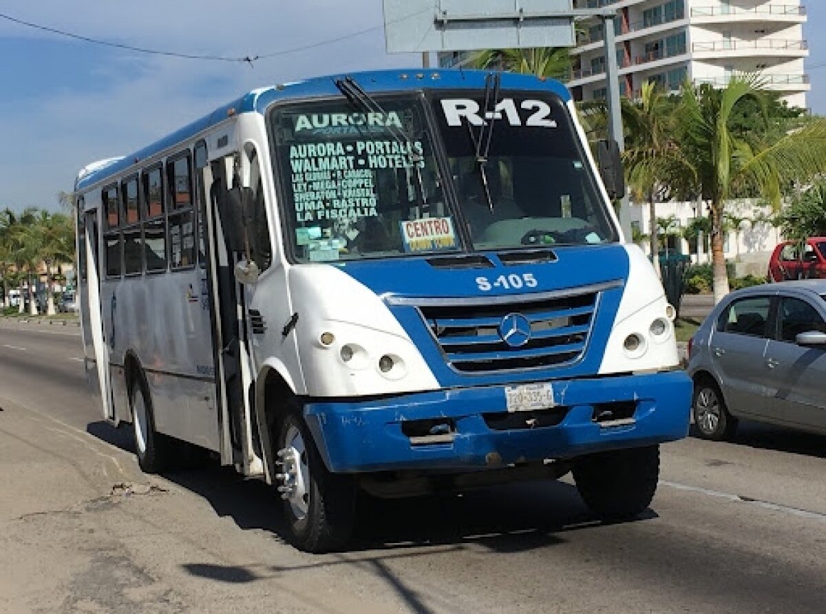 Mayor Requests Bus Routes 3 and 12 to La Aurora and Remance Remain Operating 